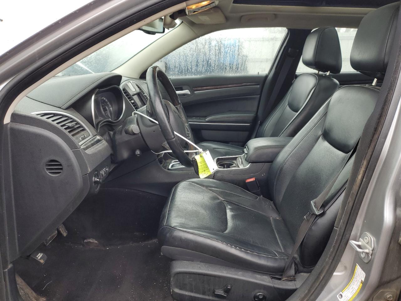 2017 Chrysler 300 - Image 7