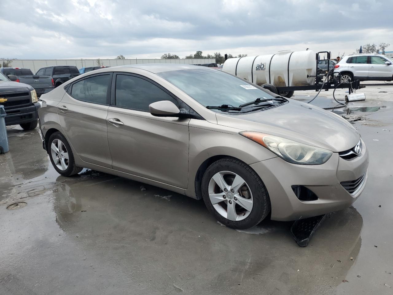 2013 Hyundai Elantra - Image 4