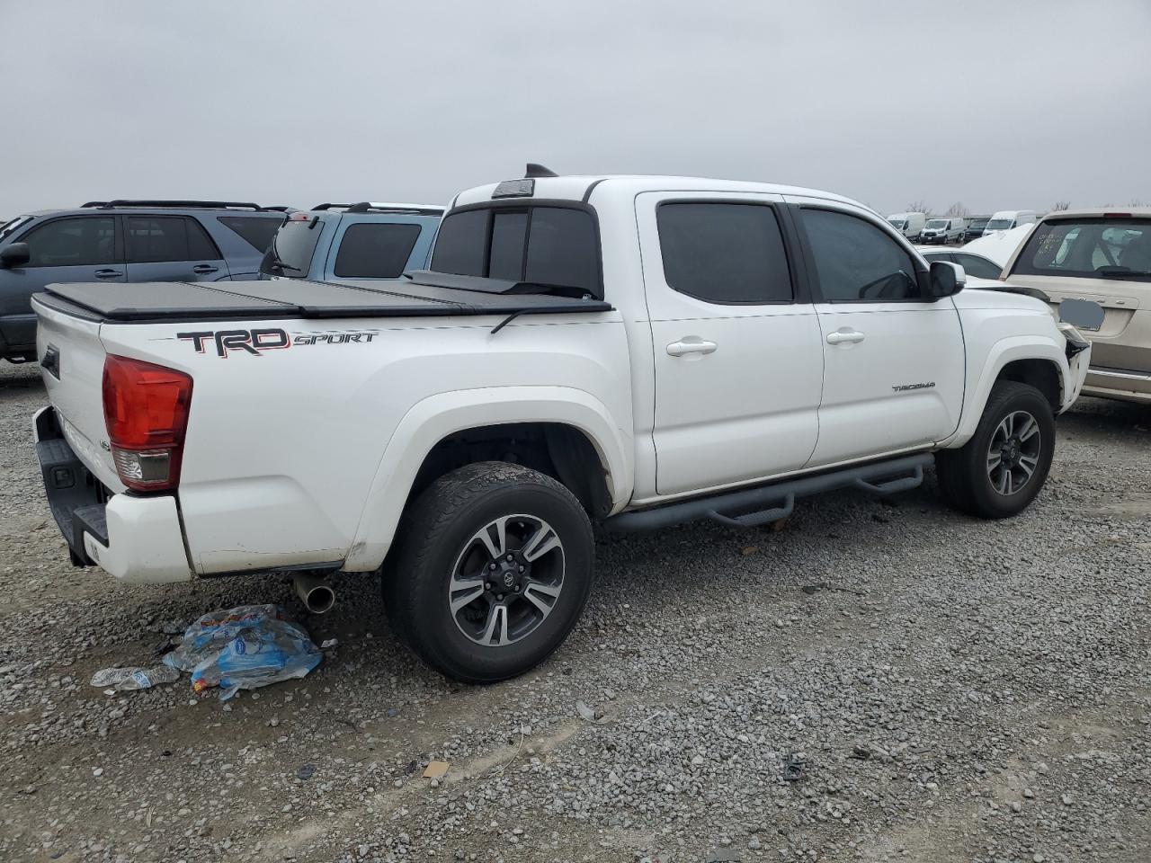 2016 Toyota Tacoma - Image 3