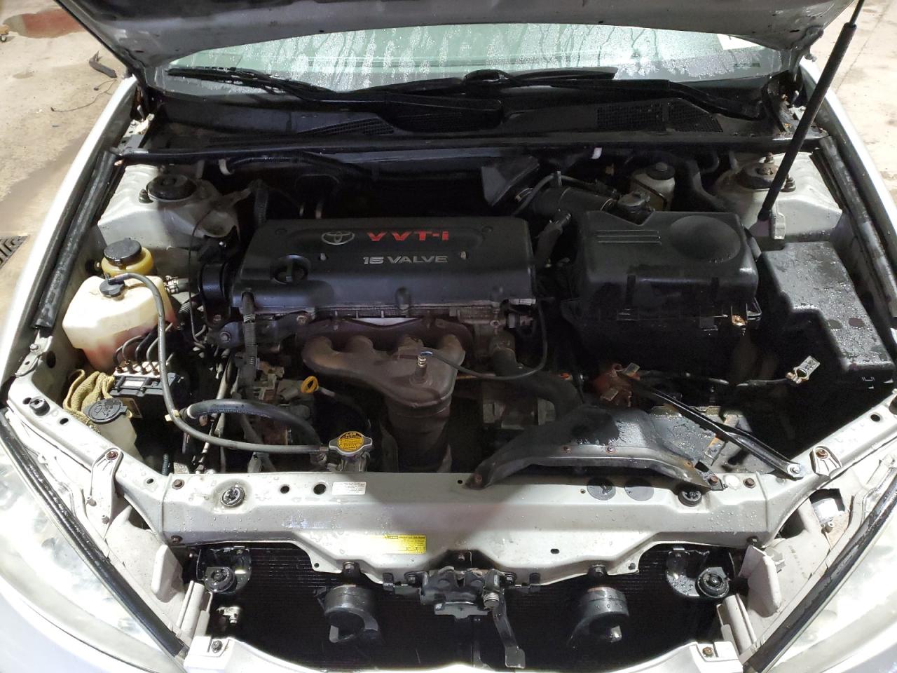 2005 Toyota Camry - Image 11