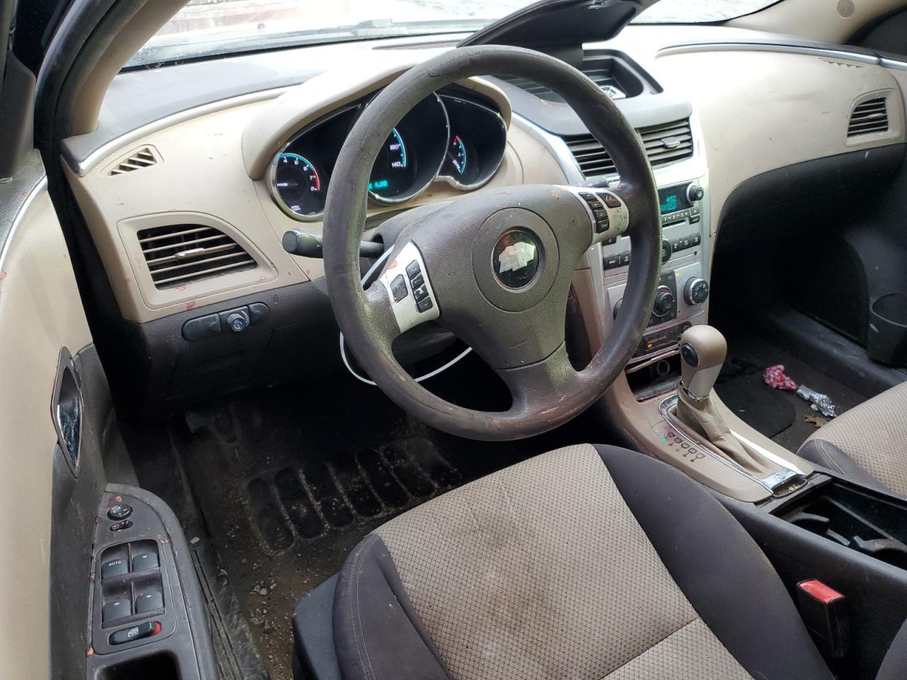 2011 Chevrolet Malibu - Image 8