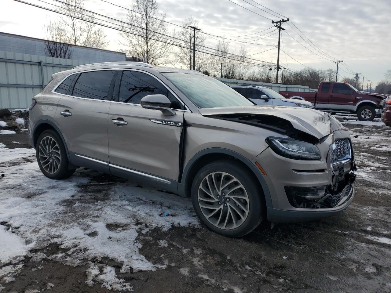 2019 Lincoln Nautilus - Image 4