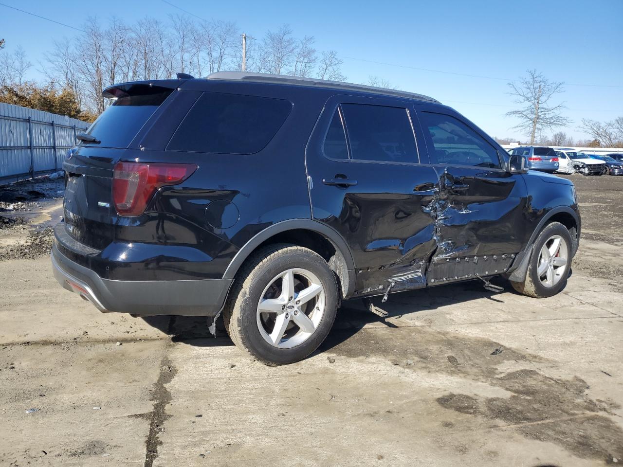 2016 Ford Explorer - Image 3