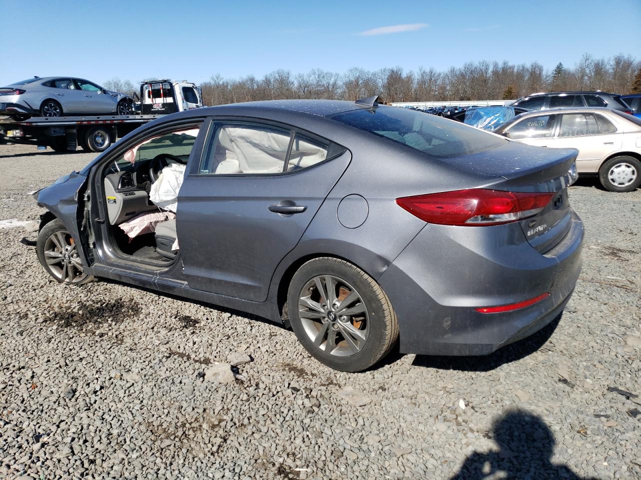 2018 Hyundai Elantra - Image 2