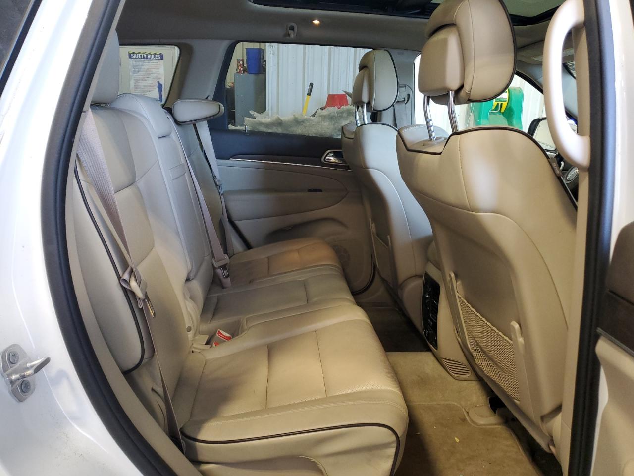 2016 Jeep Grand Cherokee - Image 10