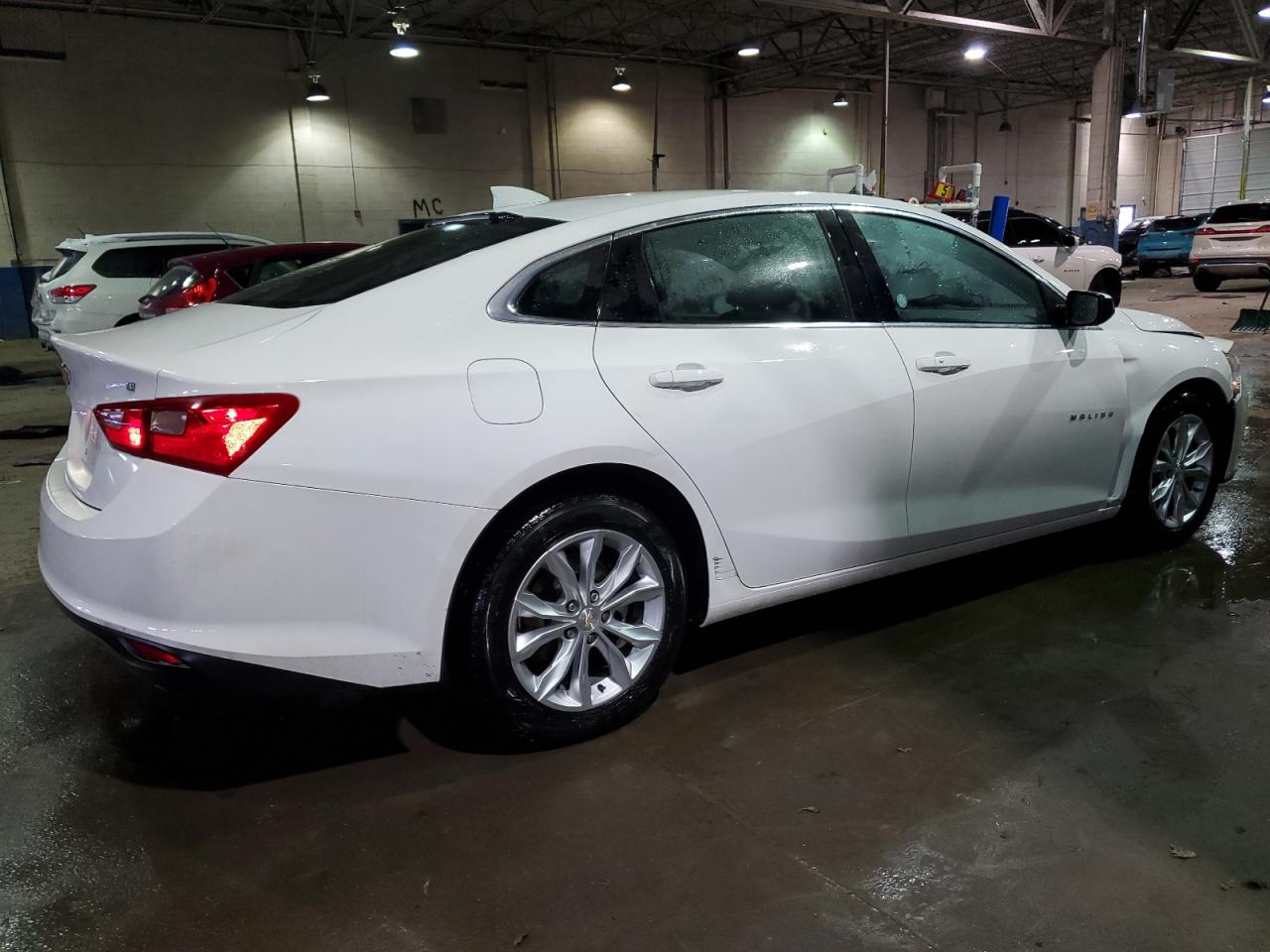 2023 Chevrolet Malibu - Image 3