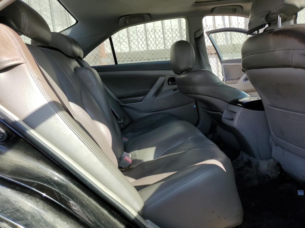 2010 Toyota Camry - Image 10