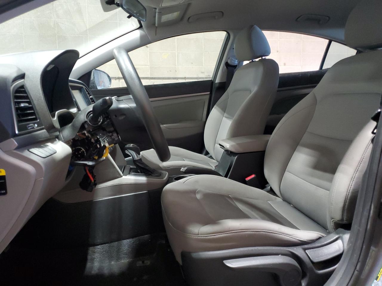 2018 Hyundai Elantra - Image 7