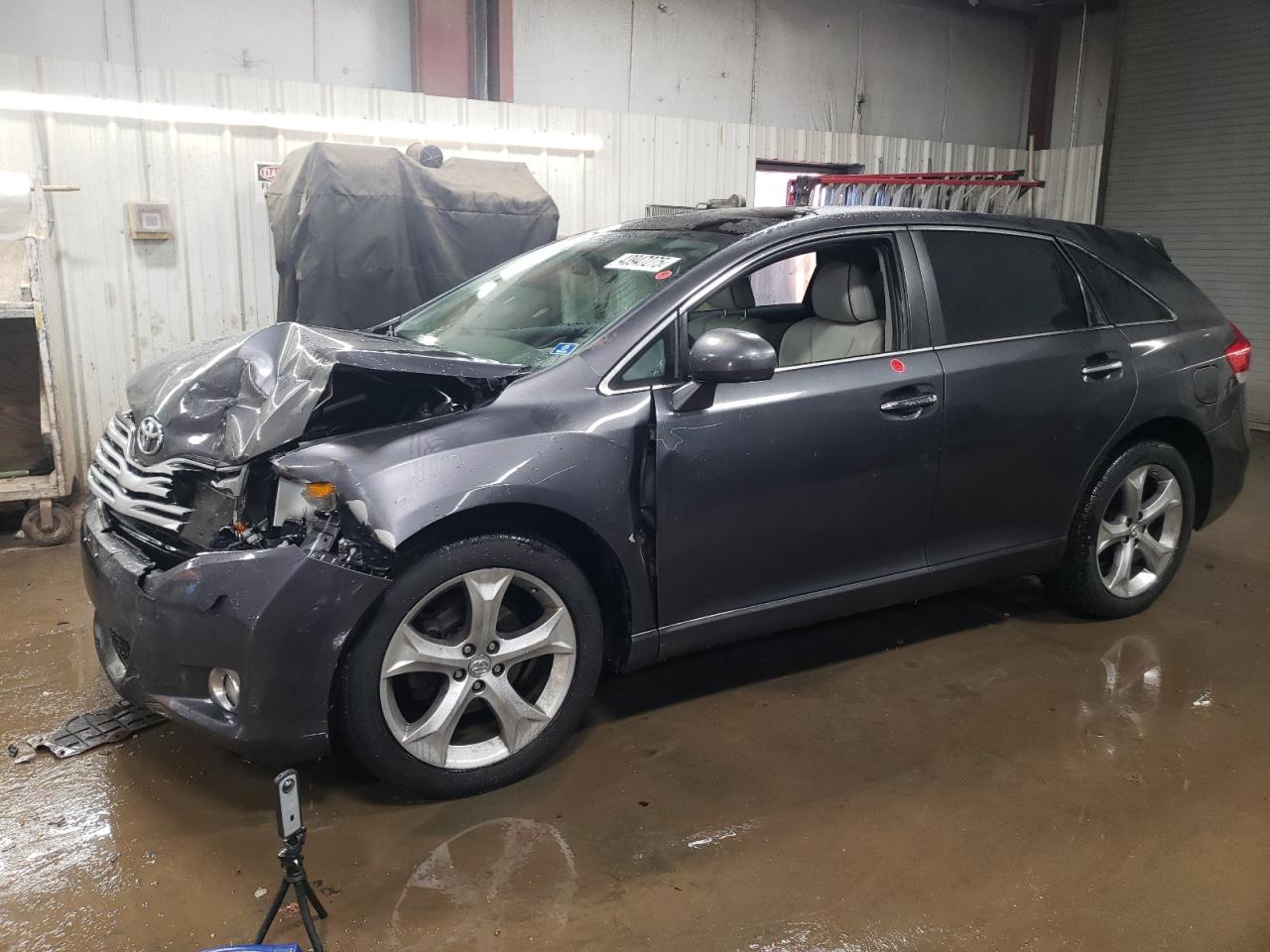 2011 Toyota Venza - Image 1