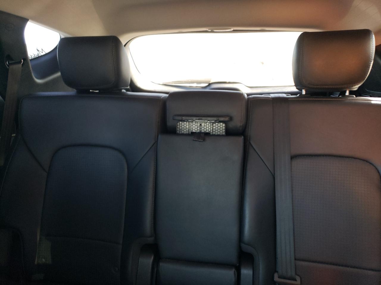2015 Hyundai Santa Fe - Image 10