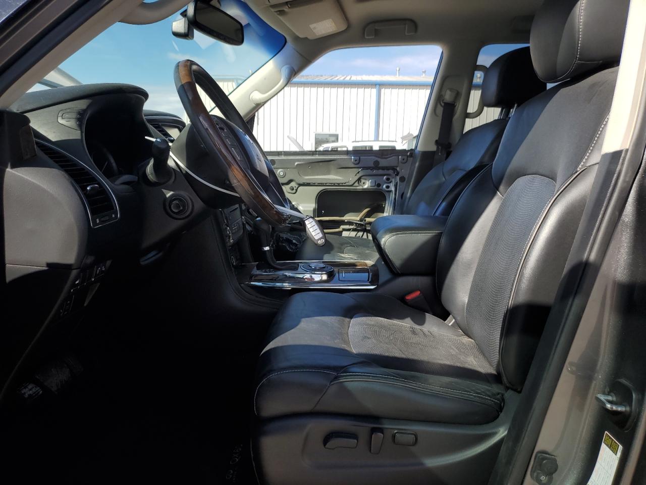 2016 Infiniti QX80 - Image 7