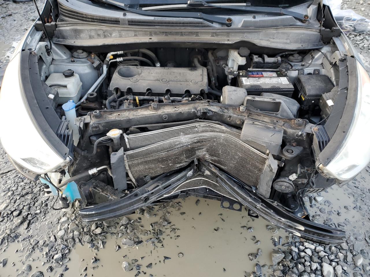 2010 Hyundai Tucson - Image 12