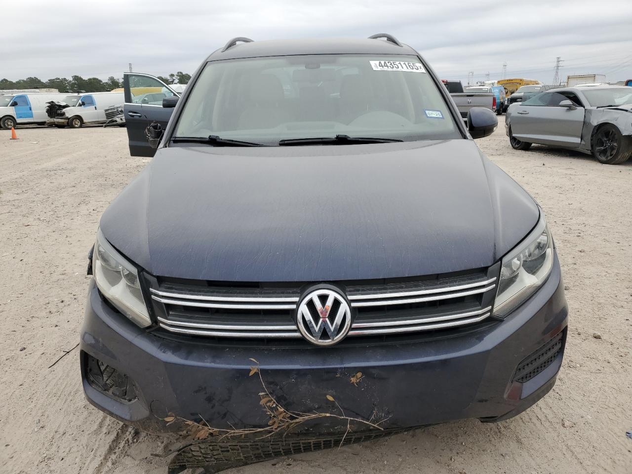 2016 Volkswagen Tiguan - Image 5