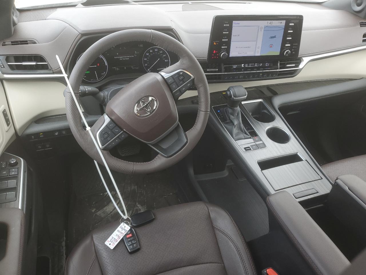 2022 Toyota Sienna - Image 8