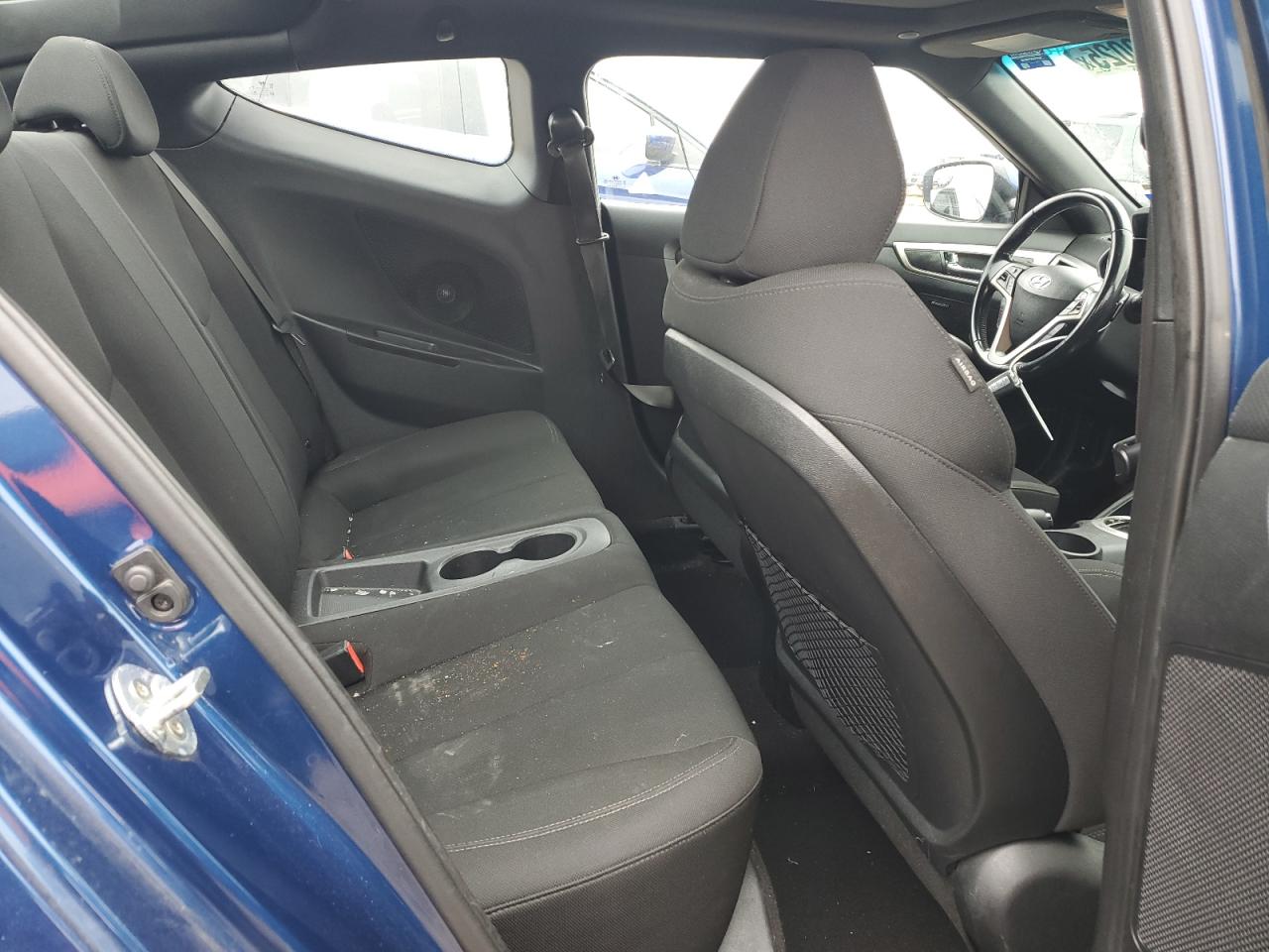 2017 Hyundai Veloster - Image 10