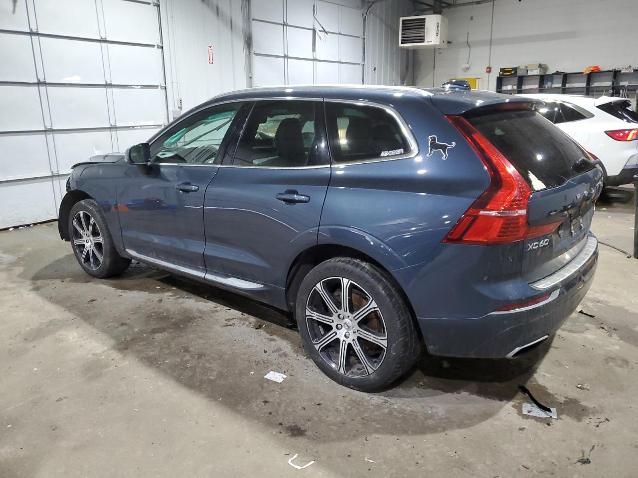 2020 Volvo XC60 - Image 2
