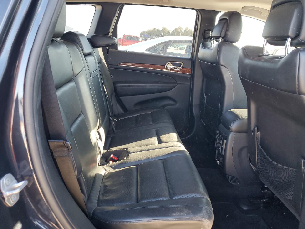 2012 Jeep Grand Cherokee - Image 11