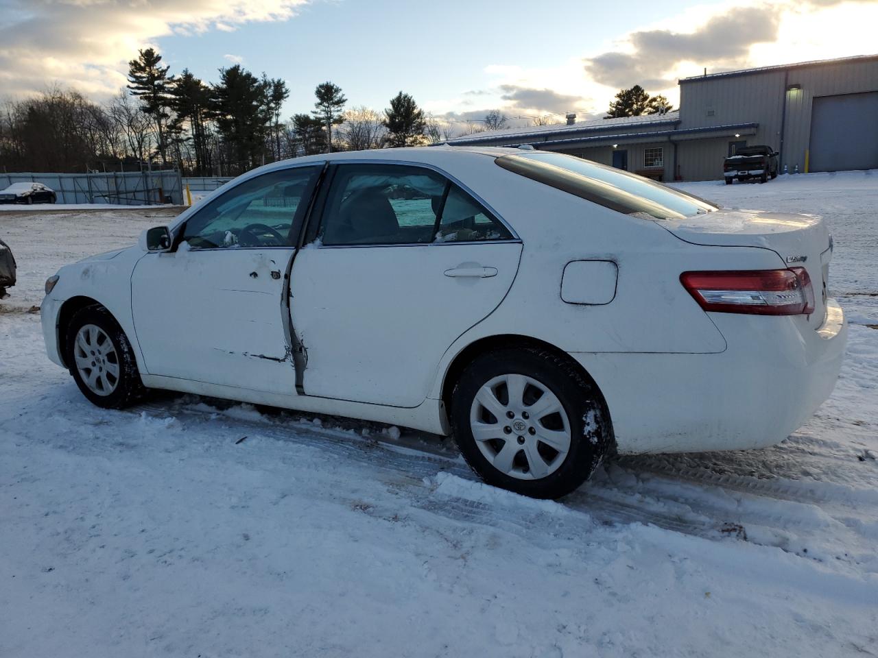 2010 Toyota Camry - Image 2