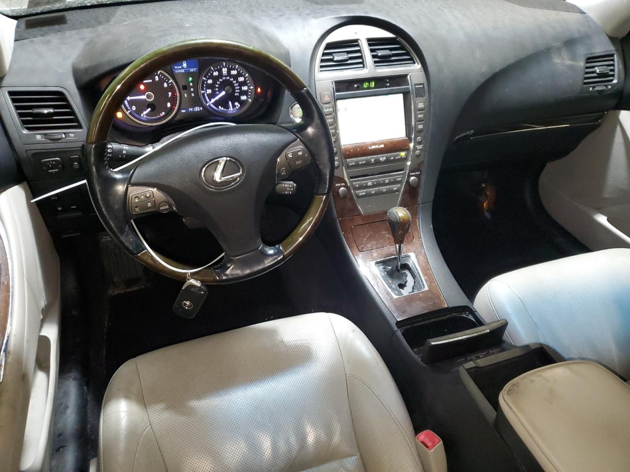 2010 Lexus ES - Image 8
