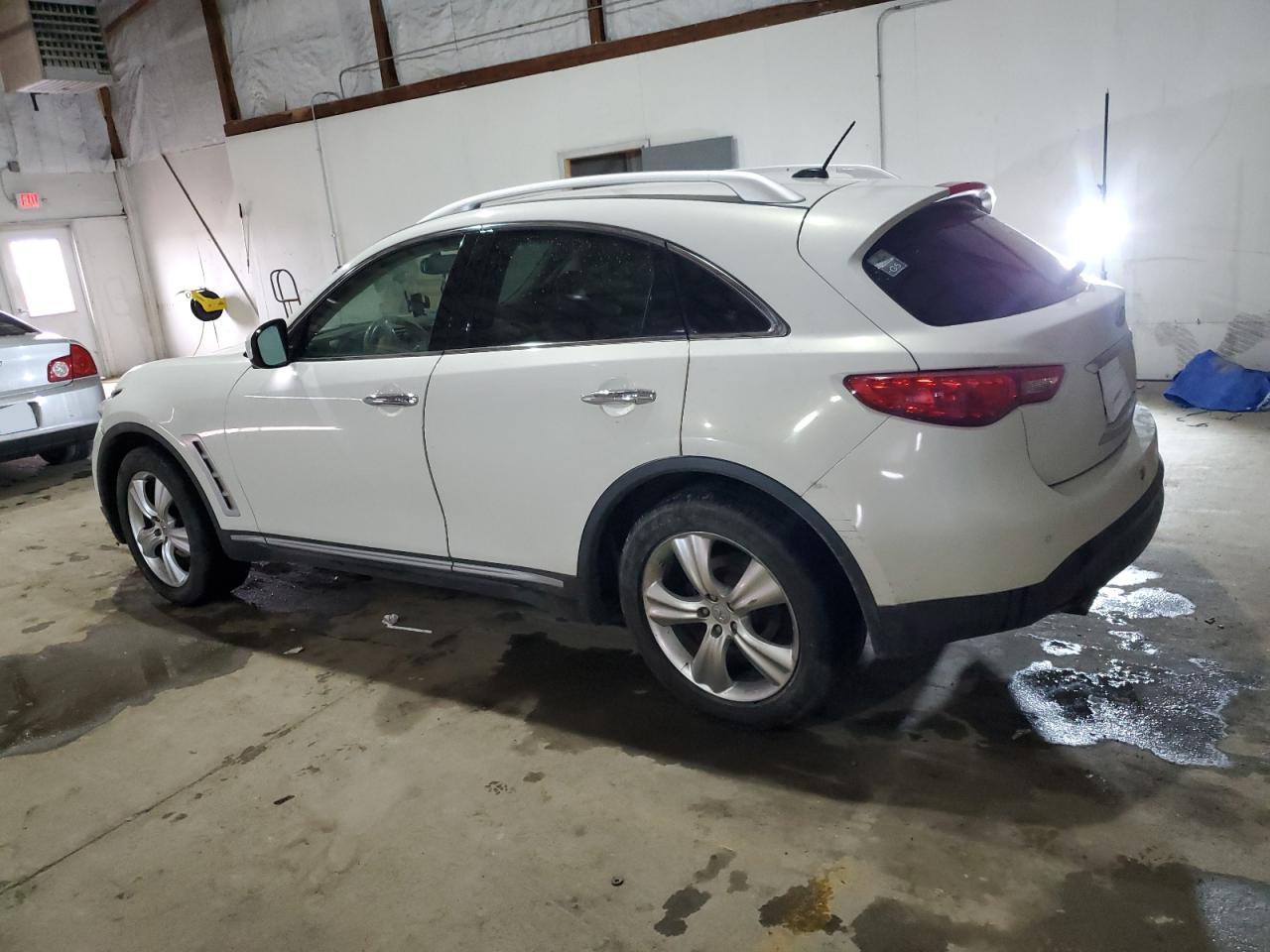 2011 Infiniti FX - Image 2