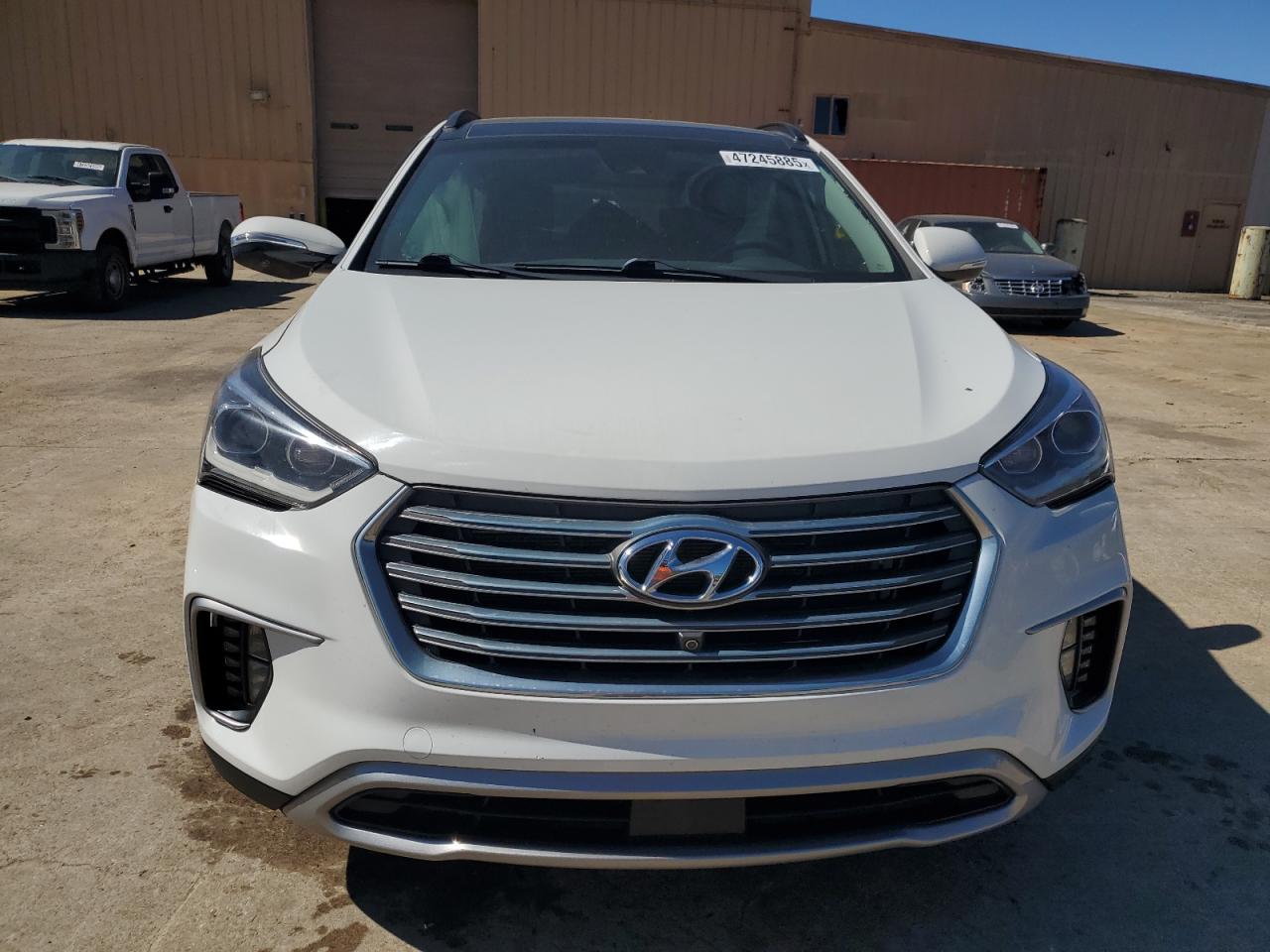 2017 Hyundai Santa Fe - Image 5