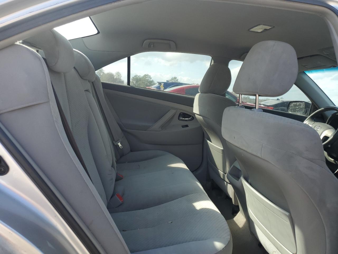 2009 Toyota Camry - Image 10