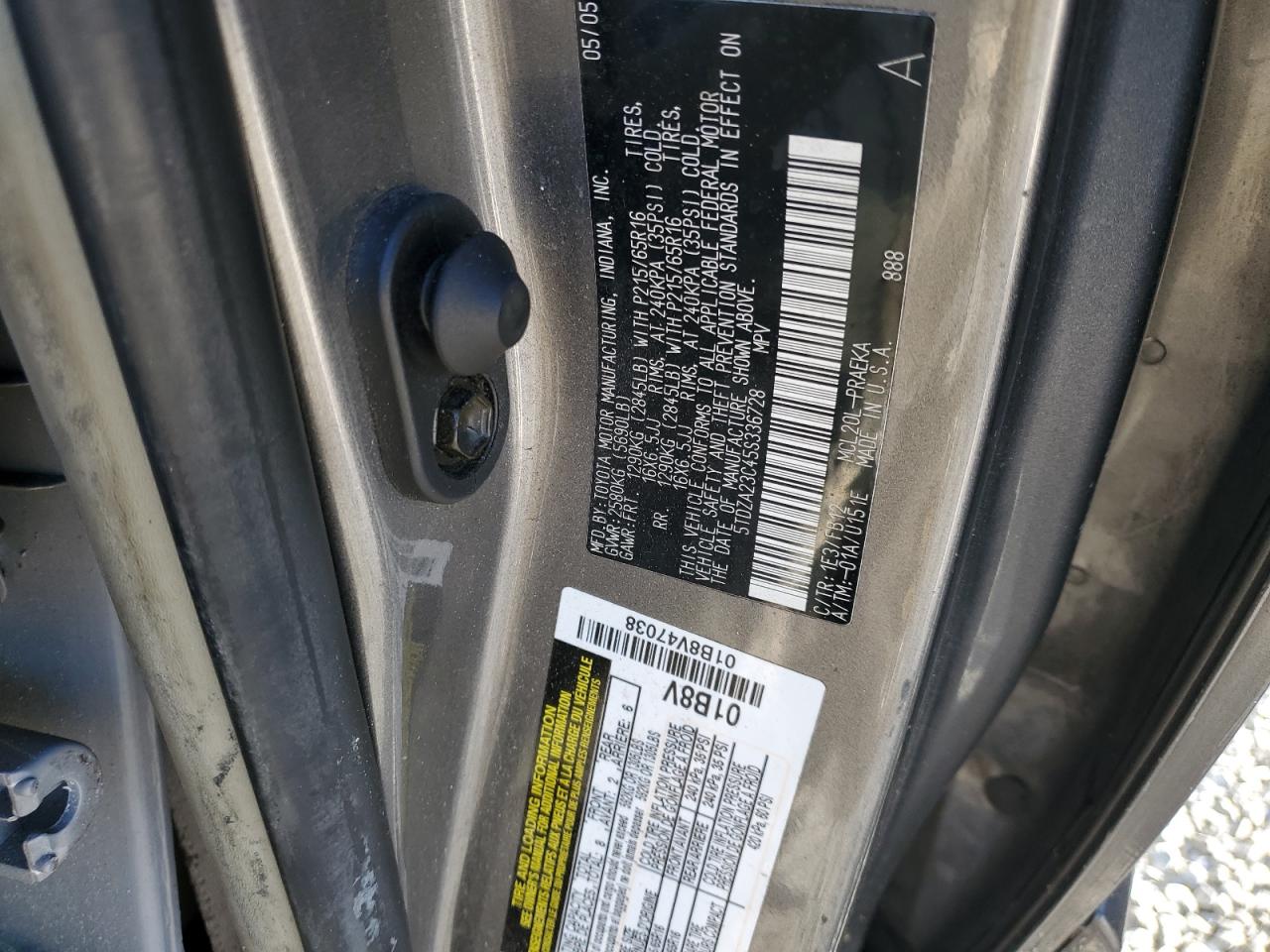 2005 Toyota Sienna - Image 13
