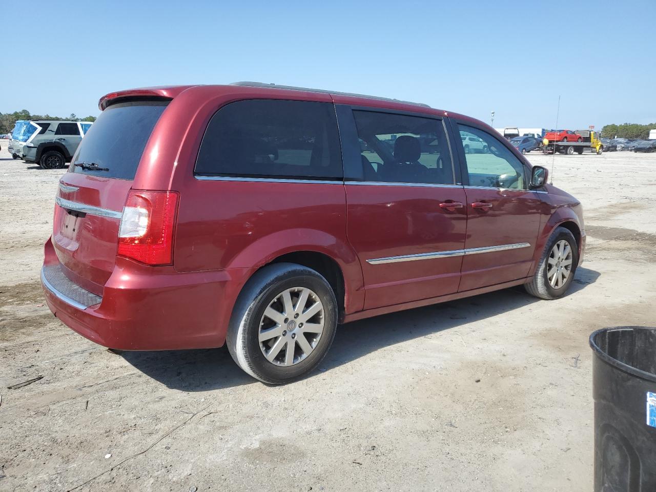 2013 Chrysler Town & Country - Image 3