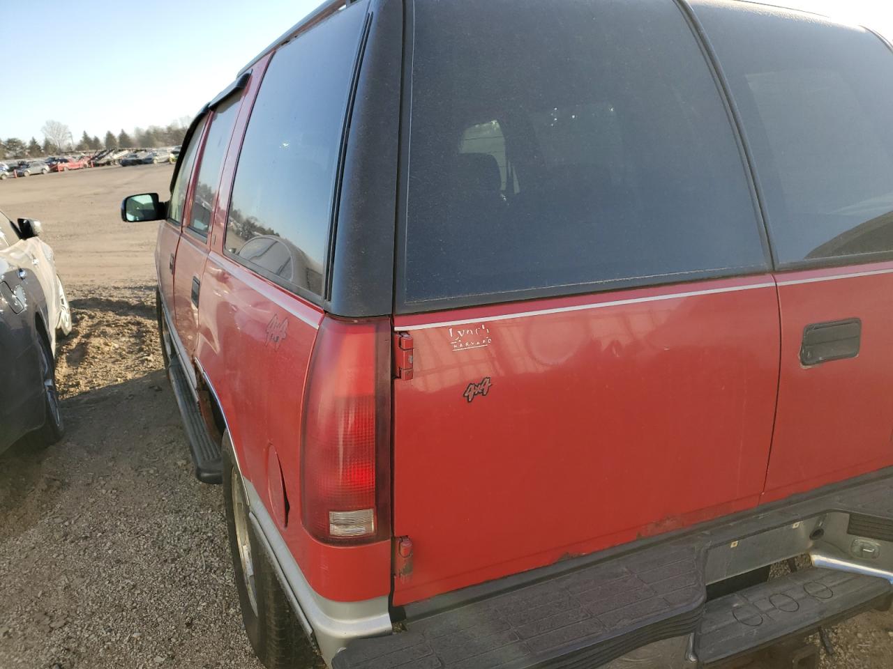 1996 Chevrolet Tahoe - Image 2