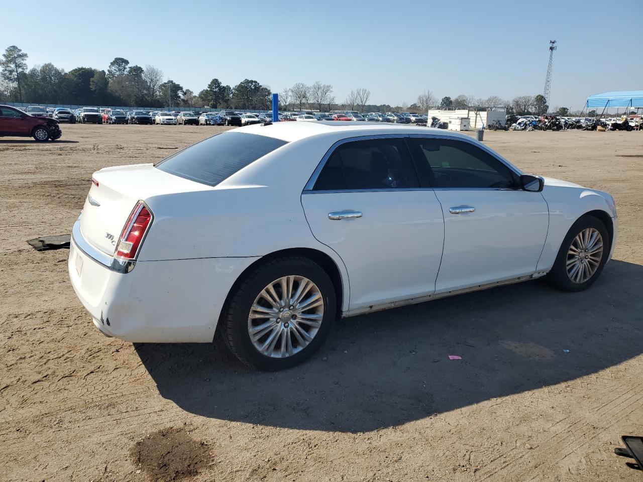 2013 Chrysler 300 - Image 3