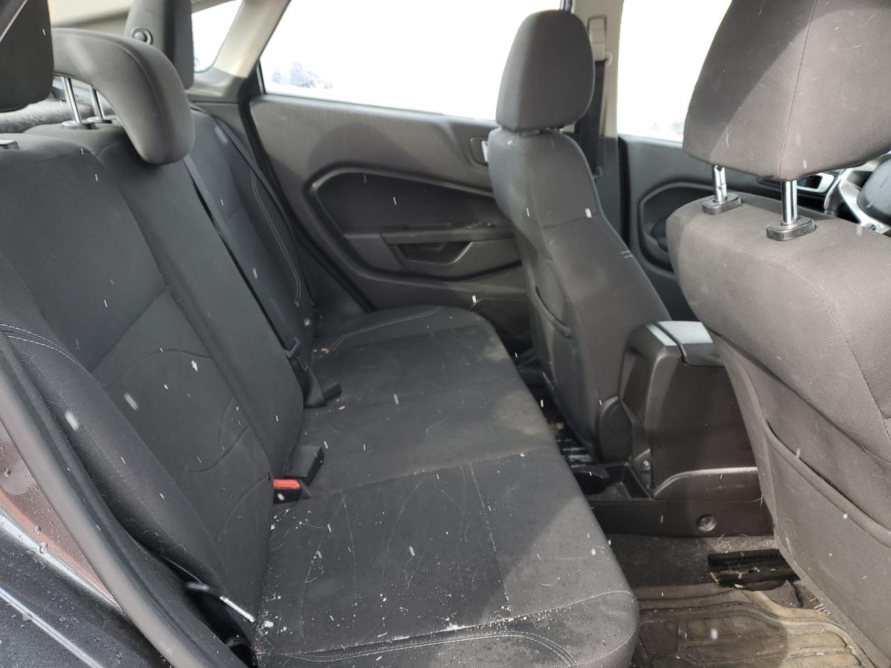 2015 Ford Fiesta - Image 11
