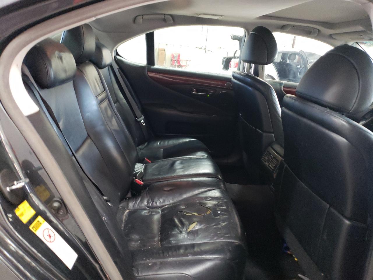 2007 Lexus LS - Image 10