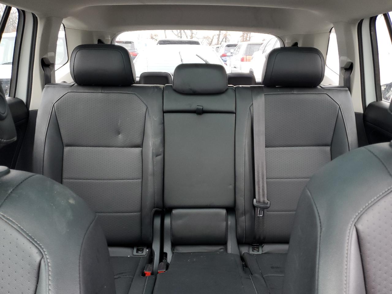 2018 Volkswagen Tiguan - Image 10