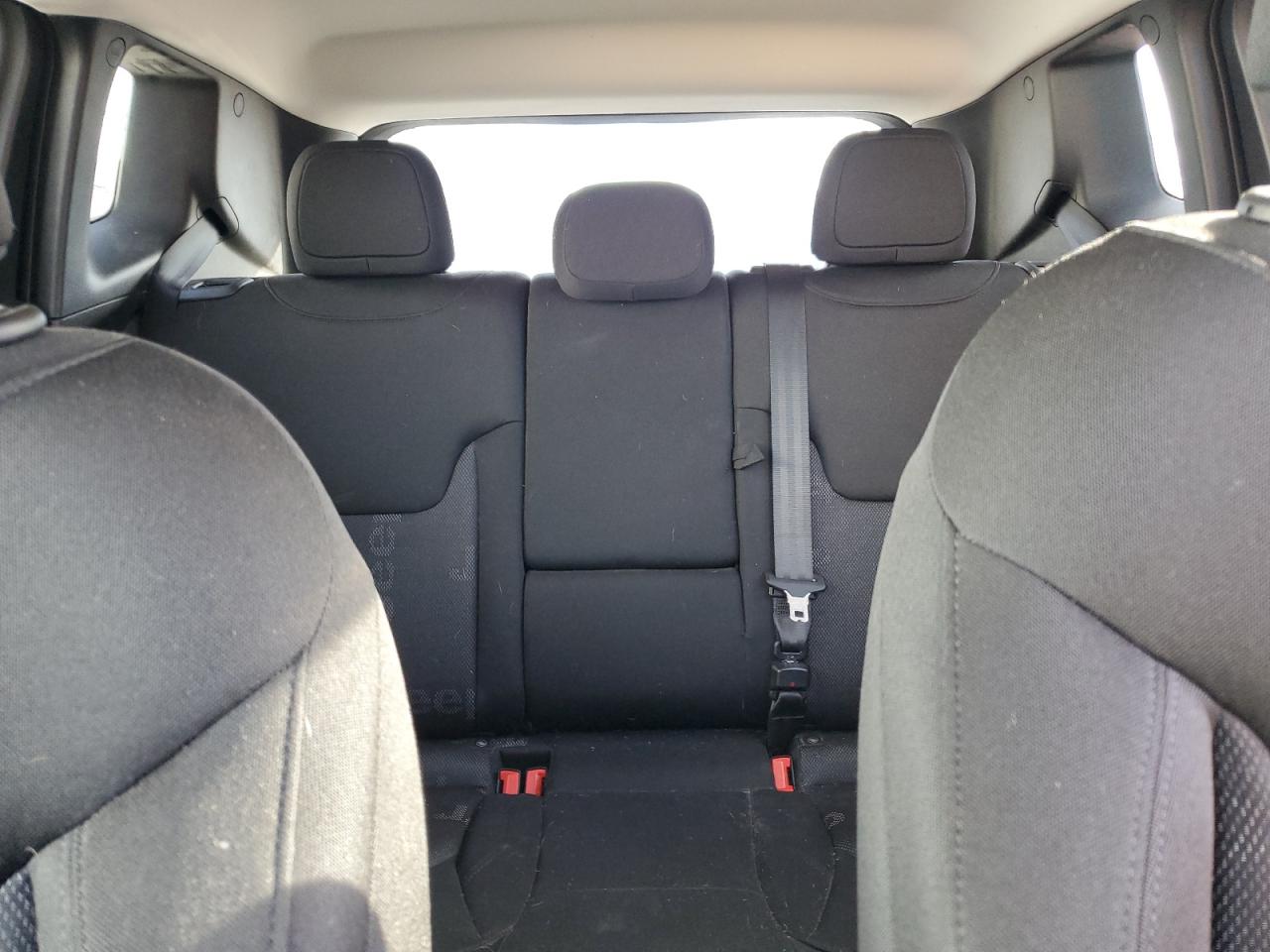 2016 Jeep Renegade - Image 10