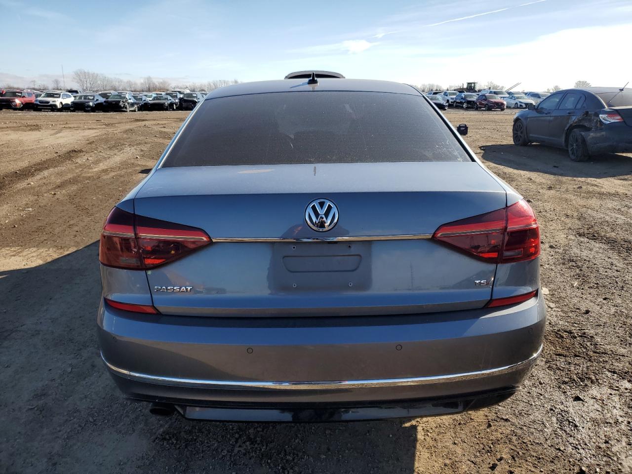 2019 Volkswagen Passat - Image 6