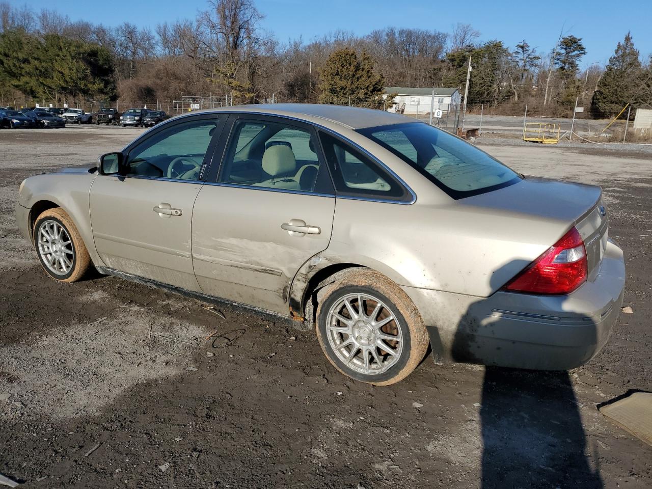 2005 Ford Five Hundred - Image 2