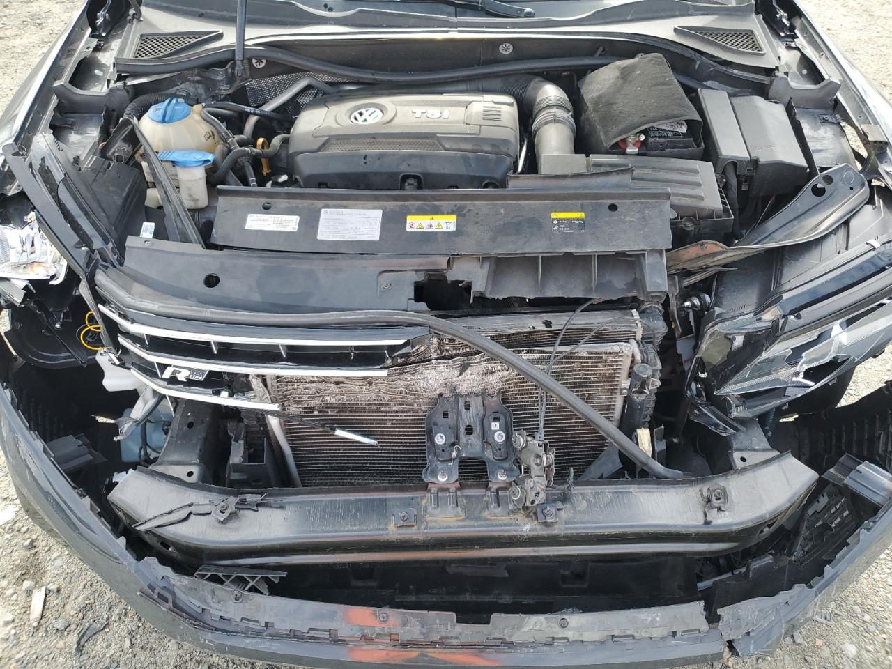 2017 Volkswagen Passat - Image 11