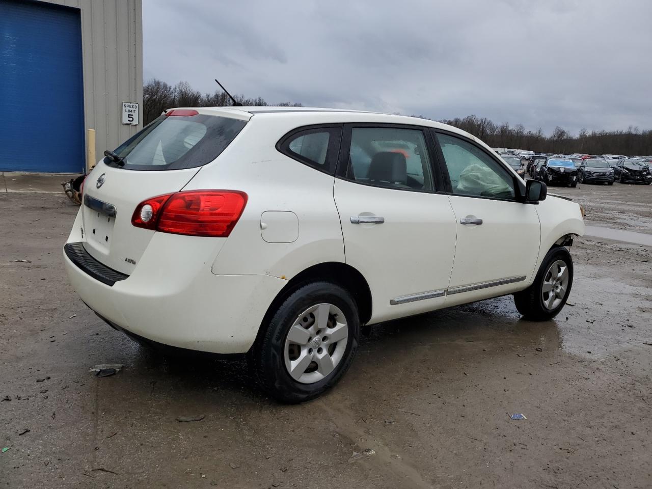 2014 Nissan Rogue - Image 3