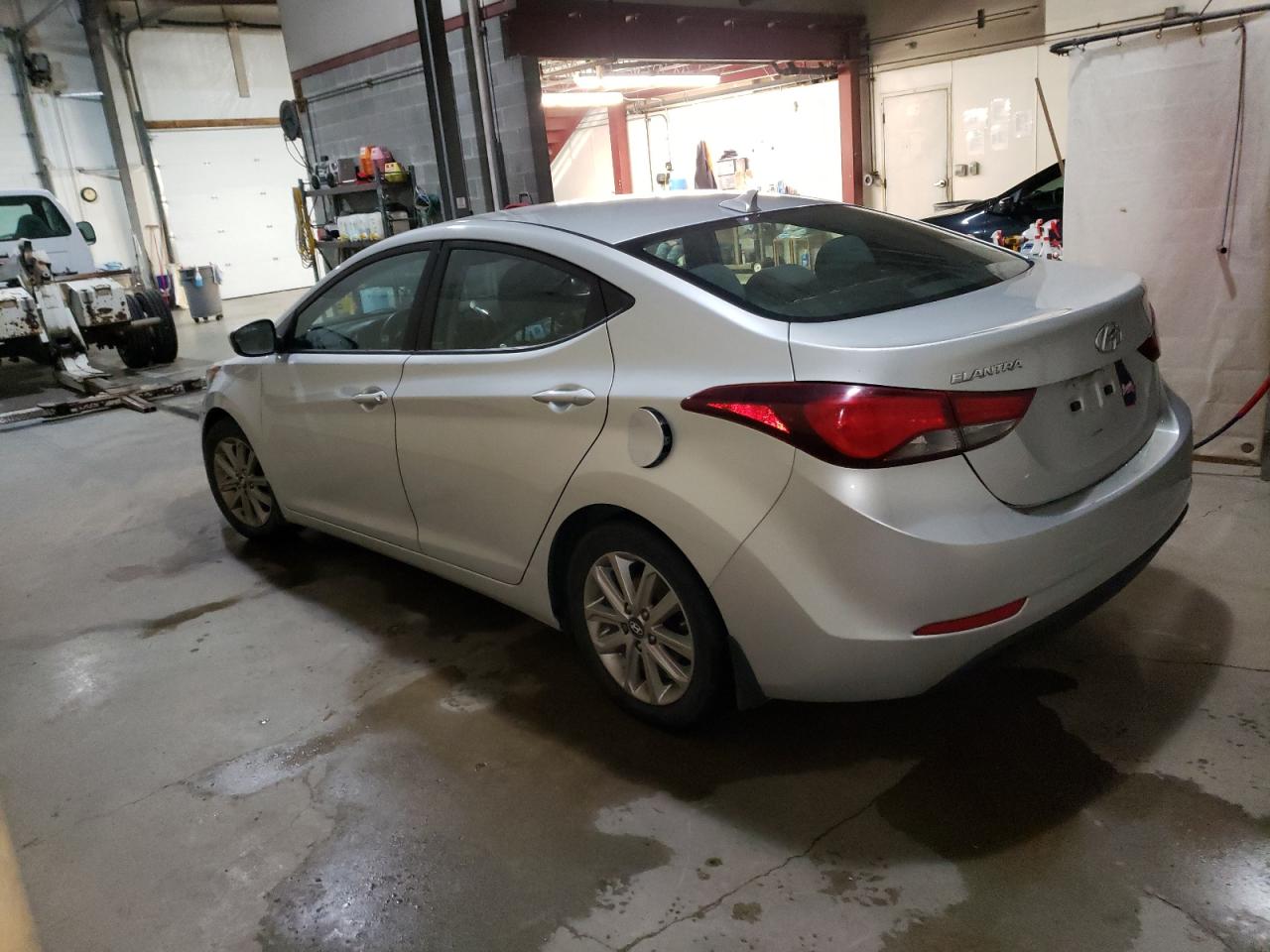 2015 Hyundai Elantra - Image 2