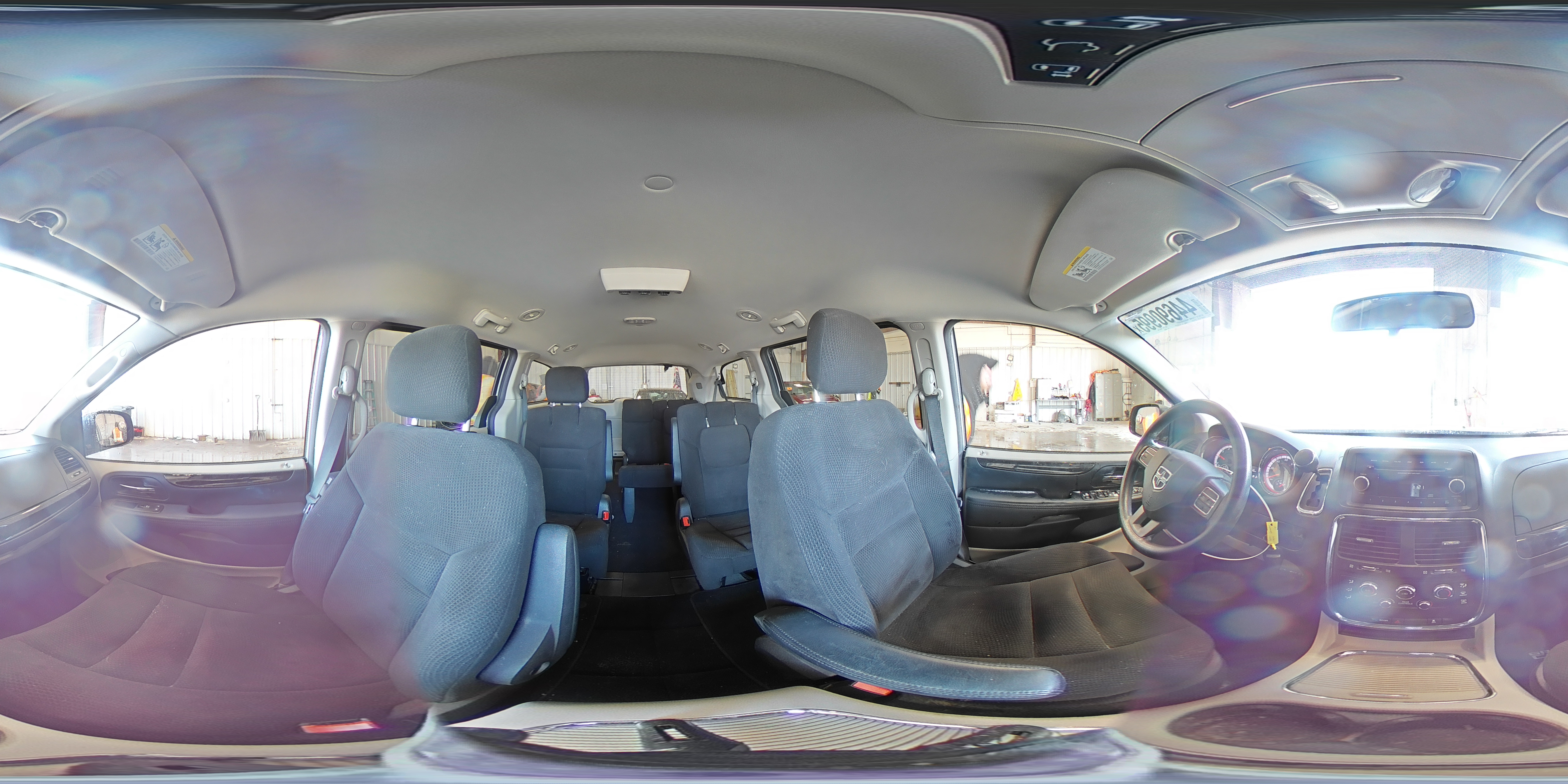 2015 Dodge Caravan - Image 14