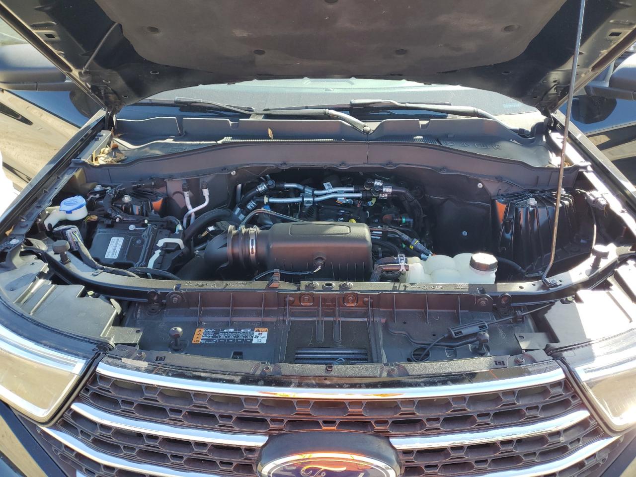 2022 Ford Explorer - Image 12
