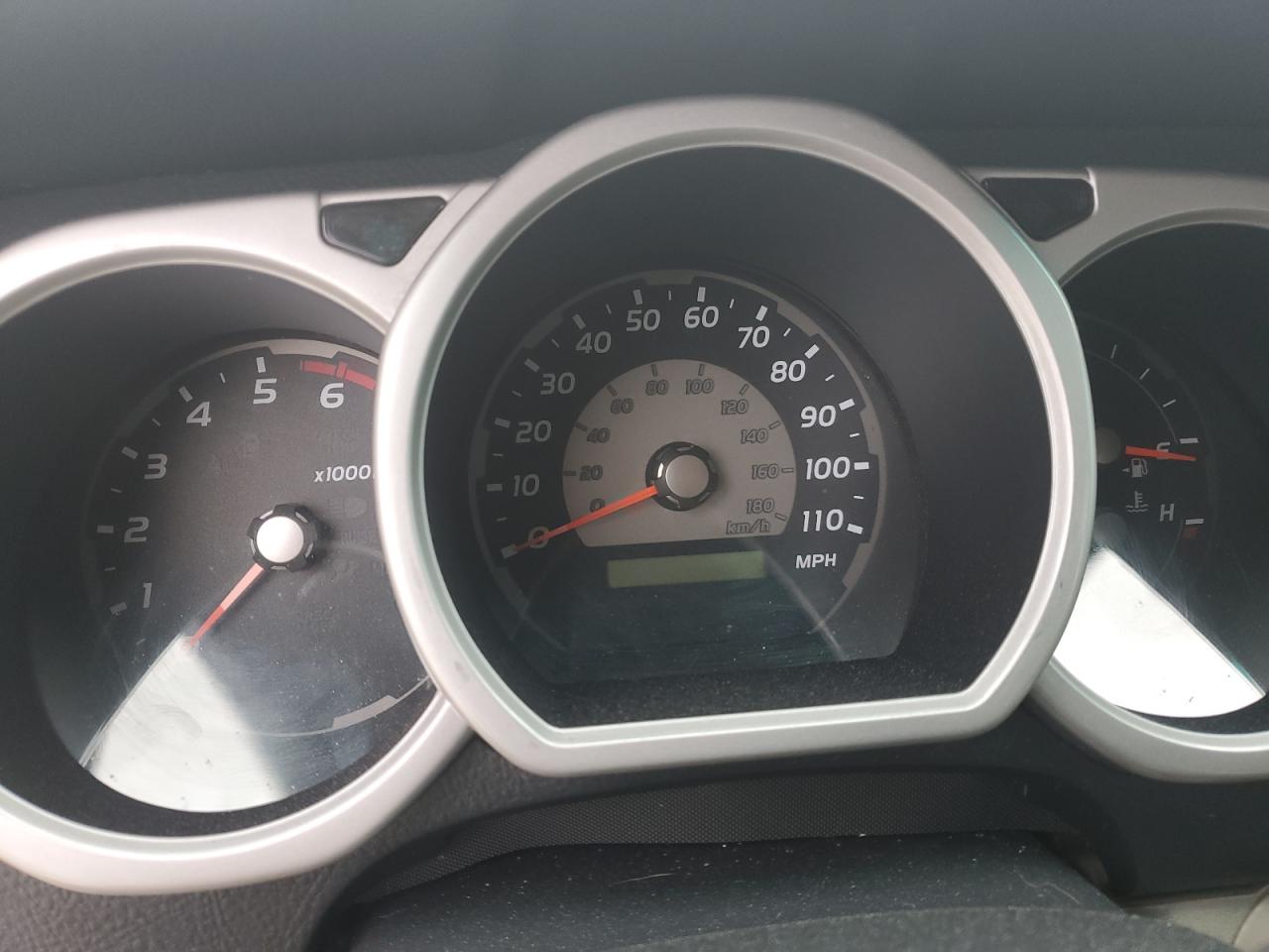 2004 Toyota 4Runner - Image 9