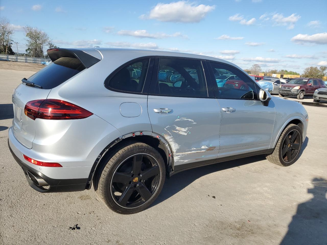 2017 Porsche Cayenne - Image 3