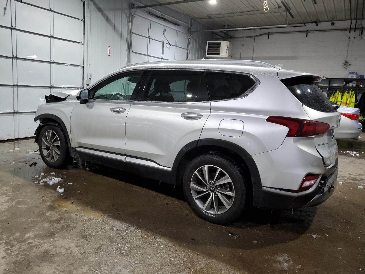2019 Hyundai Santa Fe - Image 2