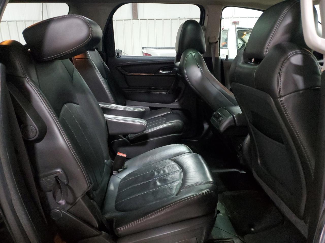 2015 GMC Acadia - Image 11