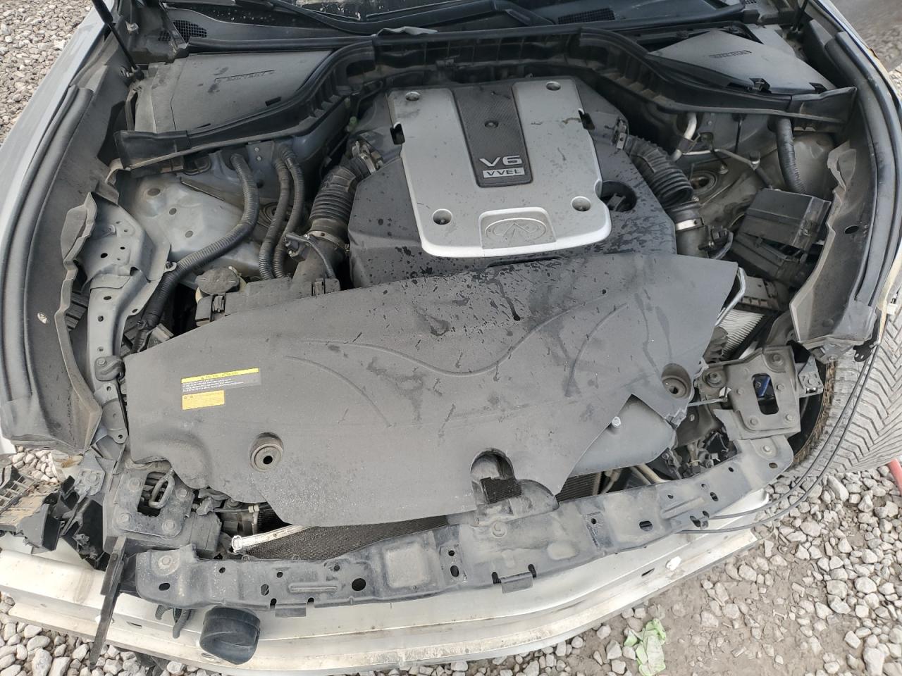 2012 Infiniti M - Image 11