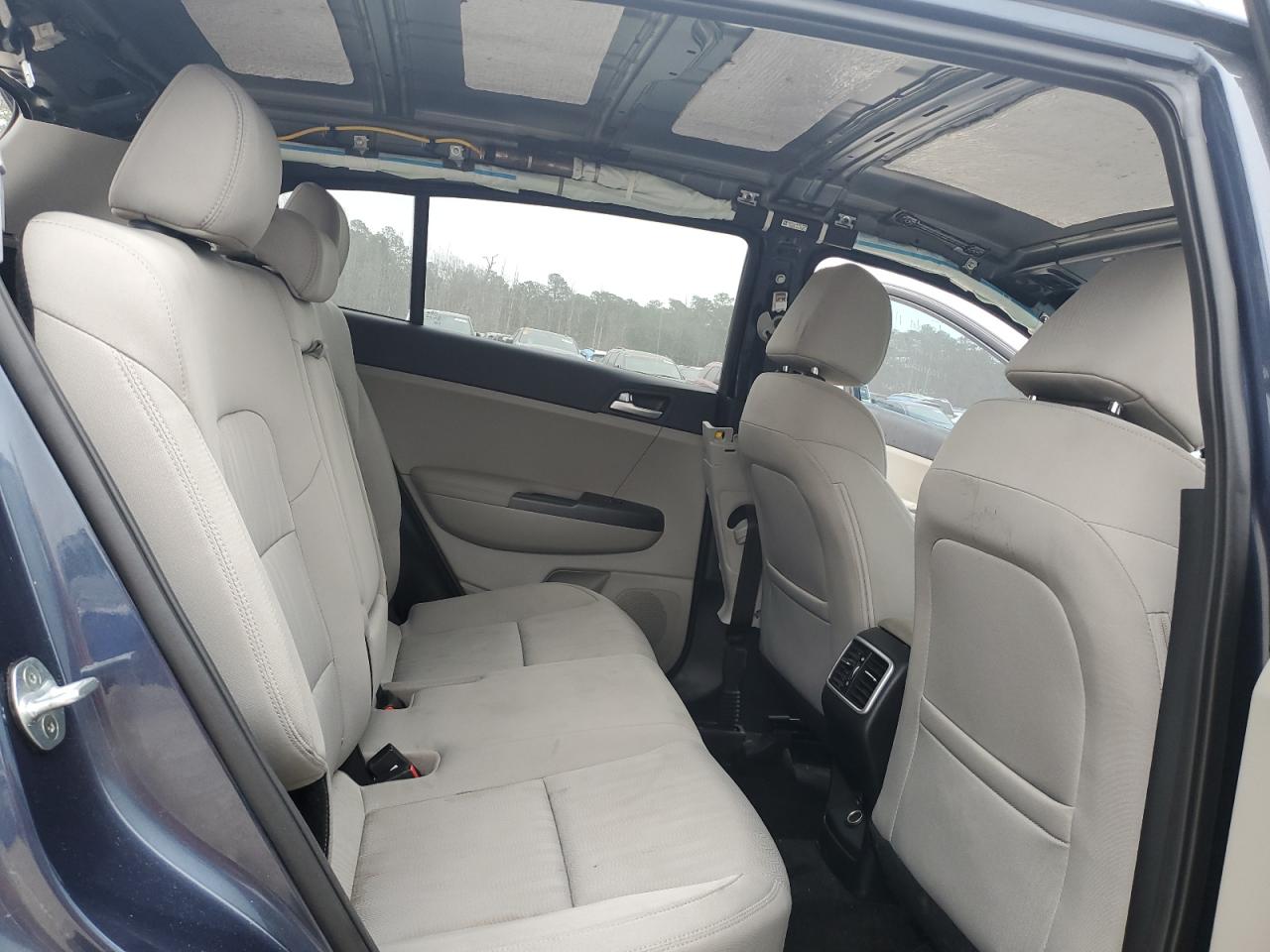 2022 Kia Sportage - Image 11