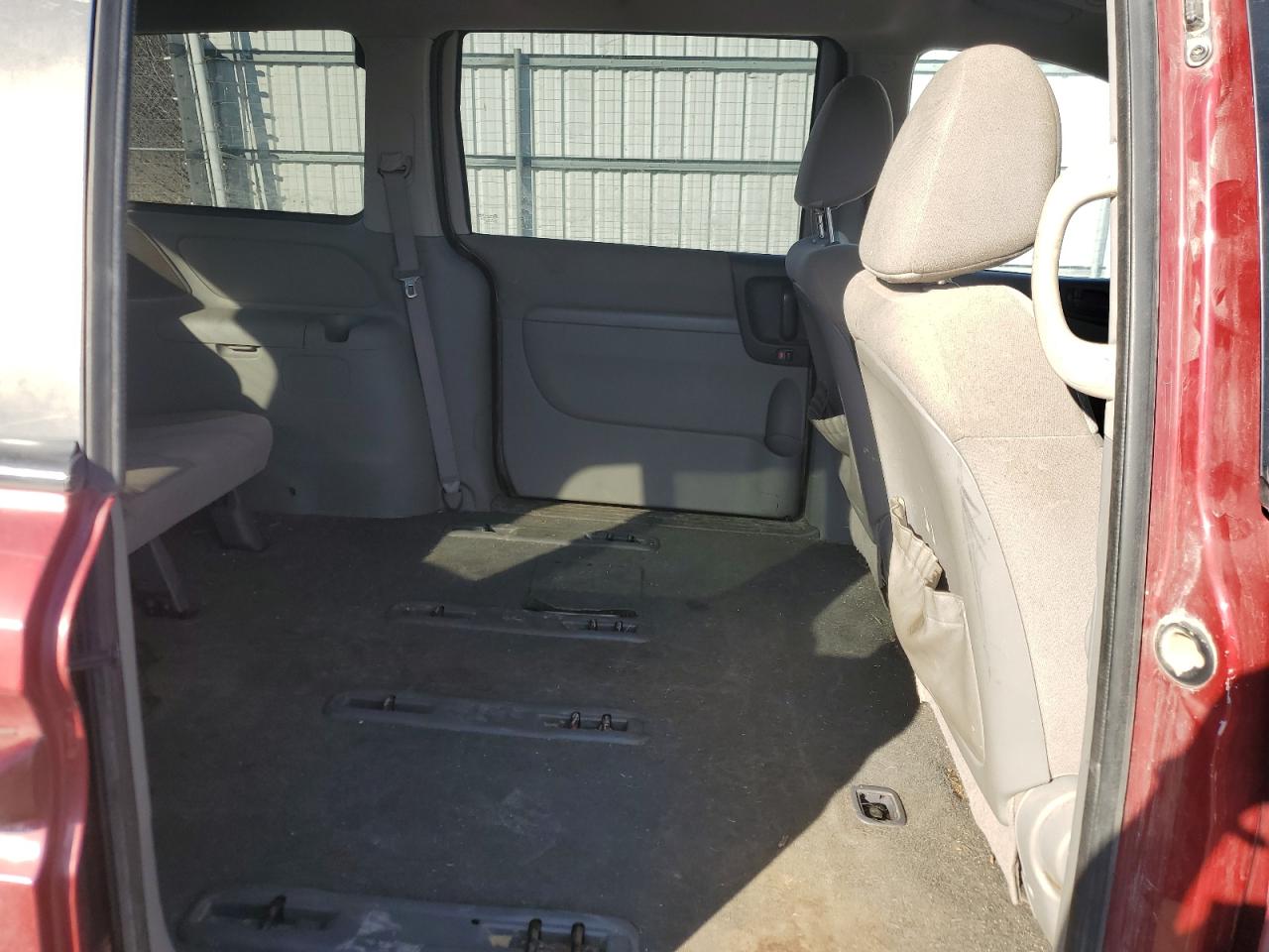2012 Kia Sedona Lx VIN: KNDMG4C7XC6465710 Lot: 46810955