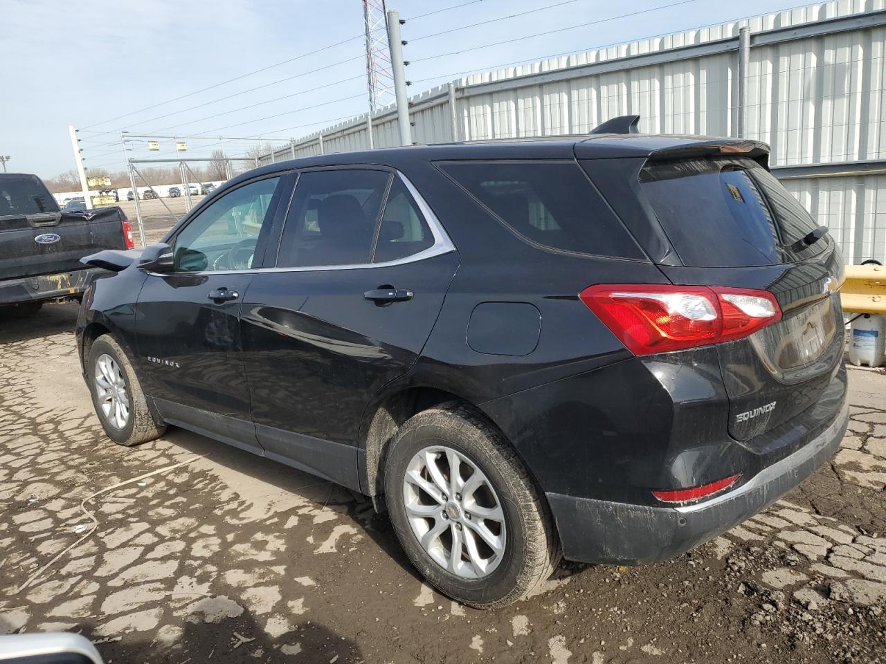2019 Chevrolet Equinox - Image 2