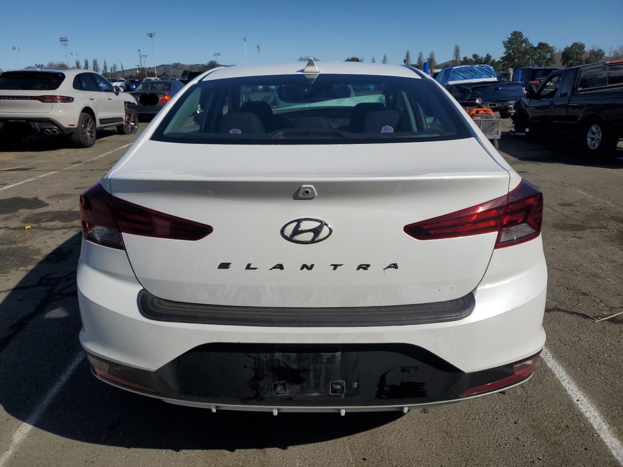 2020 Hyundai Elantra - Image 6